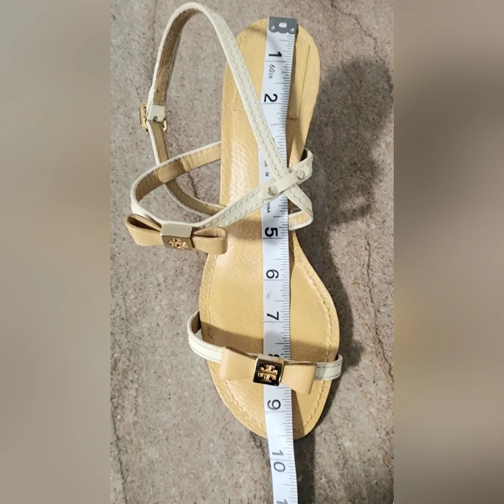 TORY BURCH KAILEY - Kitten heel sandals, iced coffee, approx. 2.7
